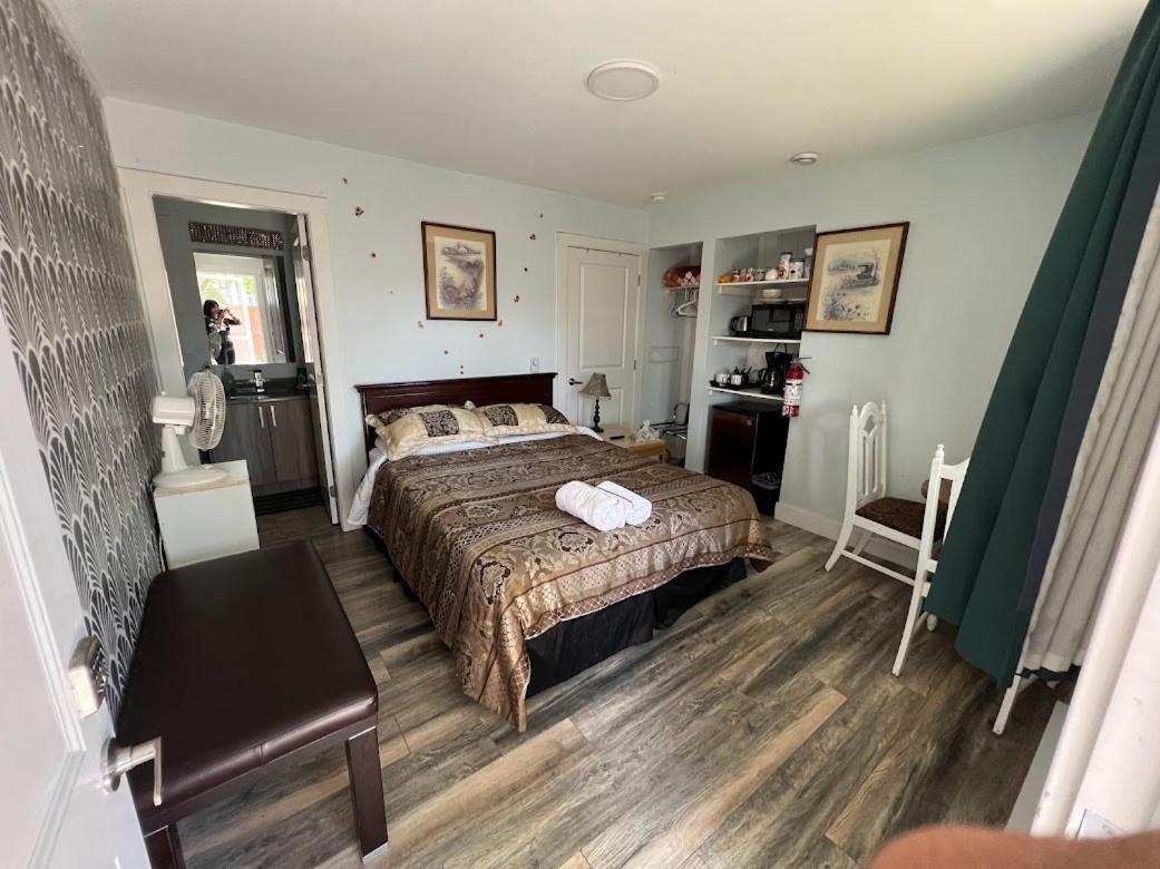 Guest Suite Private Retreat For 2 Guests With Ac - 4 Units Available Abbotsford Eksteriør billede